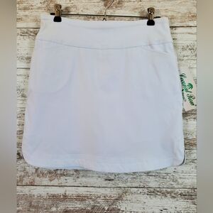 NWT White Pull-on Skort